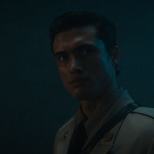 Bilder Charles Melton