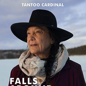 Bilder Falls Around Her