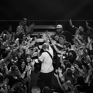 Bilder One Shot With Ed Sheeran: A Music Experience