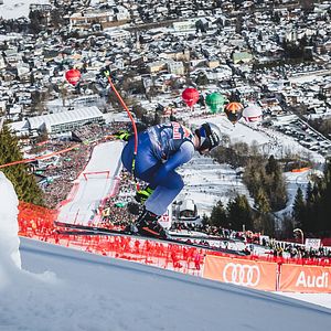 Bilder Downhill Skiers - Ain't No Mountain Steep Enough