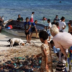 Bilder Heart Of Light - Eleven Songs For Fiji