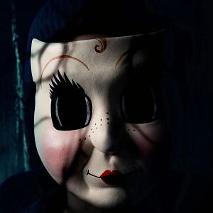 Bilder The Strangers: Chapter 1