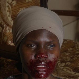 Bilder Aisha Can't Fly Away