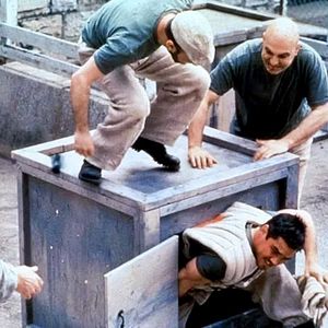 Bilder Gejagt und in Ketten gelegt