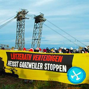 Bilder System Change – A Story of Growing Resistance