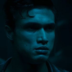 Bilder Charles Melton