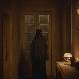 Bilder Aisha Can't Fly Away