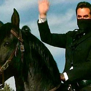 Bilder Mit Colt und Maske