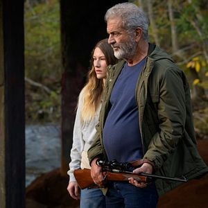 Bilder Hunting Season - Blutige Fährte