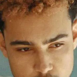 Bilder Archie Madekwe