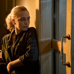 Bilder Sophie Simnett