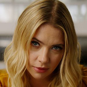 Bilder Private Property - Somebody's Always Watching