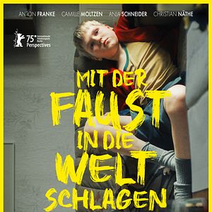 Bilder Mit der Faust in die Welt schlagen