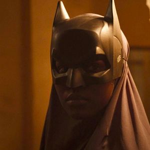 Bilder Aisha Can't Fly Away