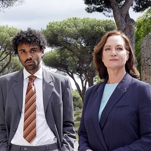 Bilder Die Diplomatin - Raubgräber