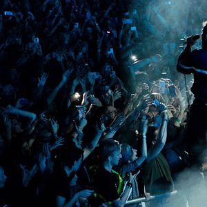 Bilder blur: Live At Wembley Stadium