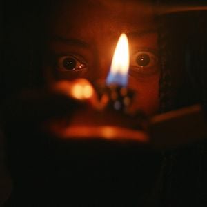 Bilder The Woman In The Yard