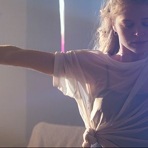 Bilder Broke. Alone. A Kinky Love Story