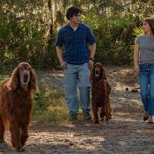 Bilder Charles Melton