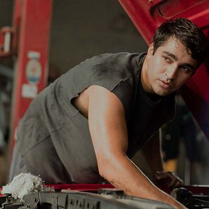 Bilder Metruk Adam – Der Verlassene Mann