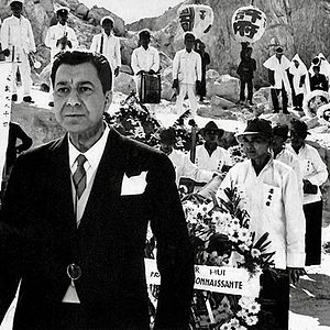 Bilder Monokel lacht gelb