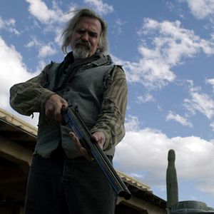 Bilder Among Wolves - Geächtet und gefürchtet