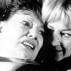 Bilder Allein unter Nachbarn - La Comunidad