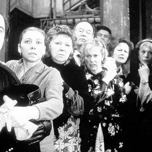 Bilder Allein unter Nachbarn - La Comunidad