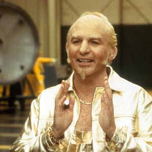 Bilder Austin Powers in Goldständer