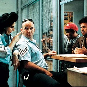 Bilder Alila - Hinter verschlossenen Türen