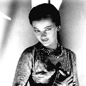 Bilder Thirteen women