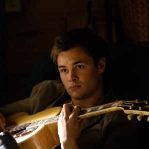 Bilder Patrick John Flueger