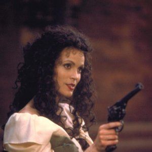 Raven - Die Unsterbliche - TV-Serie 1998 - FILMSTARTS.de
