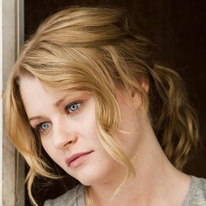 Bilder Emilie de Ravin