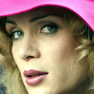 Bilder Breakfast on Pluto