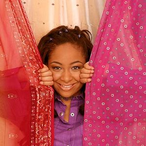 Bilder Raven blickt durch