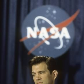 Bilder From the Earth to the Moon