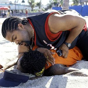 Bilder All About the Money