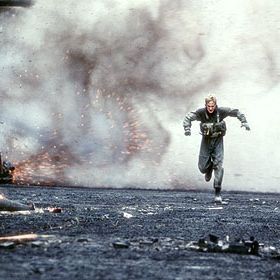 Bilder Im Fadenkreuz - Allein gegen alle