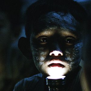 Bilder Dek Hor - Das Internat