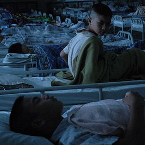 Bilder Dek Hor - Das Internat