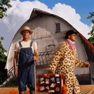 Bilder Mit Mistgabel und Federboa - Farmer John