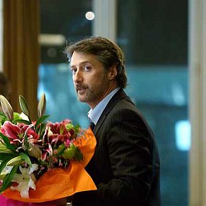 Bilder 48 Hours a Day