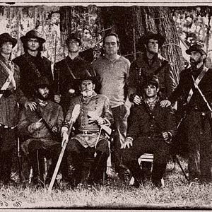 Bilder In the Electric Mist