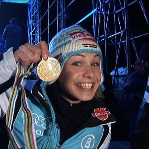 Bilder Mit den Waffen einer Frau