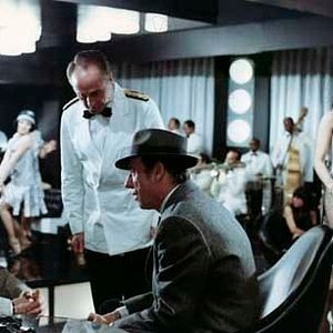 Bilder Vier im roten Kreis