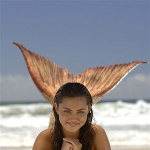 Bilder Phoebe Tonkin