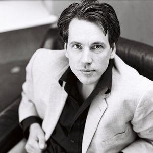 Bilder Der Generalmanager oder How to sell a Tit Wonder