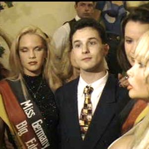 Bilder Der Generalmanager oder How to sell a Tit Wonder