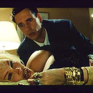 Bilder Der Generalmanager oder How to sell a Tit Wonder